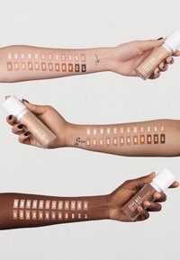 3ina THE 3 IN 1 FOUNDATION 647 - Foundation - Nude yellow