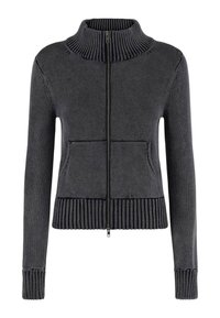 Krótki sweter na suwak w ciemnoszarym kolorze z wysokim kołnierzem, ściągaczem na mankietach i dole oraz naszywanymi z przodu kieszeniami. Gładka faktura dzianiny.