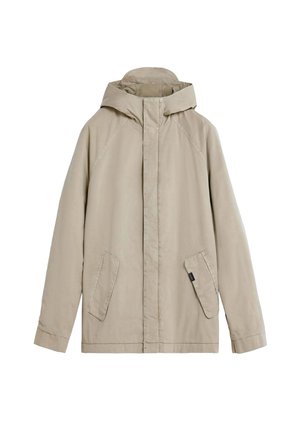 Chaqueta ligera beige con capucha, que cuenta con mangas raglán, dos bolsillos frontales y una textura suave y mate. Diseño simple y funcional.