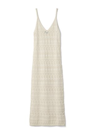 Vestido largo sin mangas de color crema con escote en V y patrones intrincados de encaje geométrico por todo el vestido.