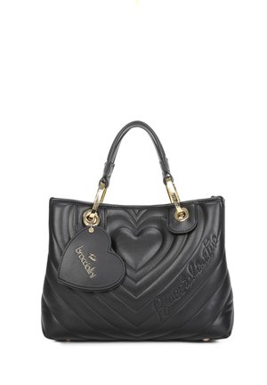 Borsa a tracolla in pelle nera con motivo a zig zag, accentuata da un cuore e decorata con dettagli dorati. Presenta un'etichetta a forma di cuore con il logo del marchio.