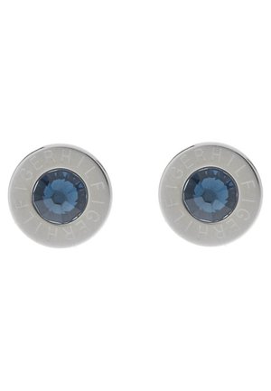 Runde silberne Ohrstecker mit zentralem dunkelblau facettiertem Stein und graviertem kreisförmigem Text am Rand.