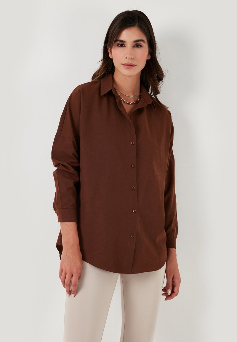 LELA Užsagstoma palaidinė - brown