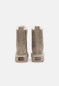 Kennel + Schmenger ZAP - Botines con plataforma - elefant/natur/creme