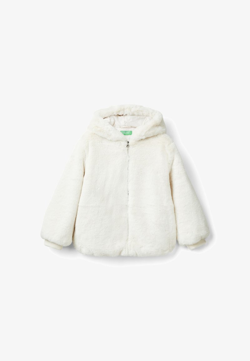 Bílá umělá kožešinová bunda s kapucí, předním zipem a žebrovanými manžetami. Měkká textura, volný střih a bezproblémový design bez viditelných vzorů.