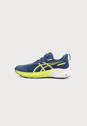 Blåt og gult løbesko med hvid sål, mesh-overdel og Asics-logo på siden set fra ydersiden.