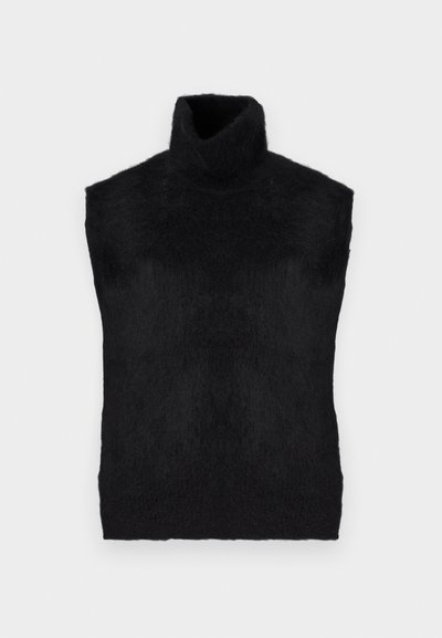 Μαύρο αμάνικο πουλόβερ με ψηλό λαιμό, φτιαγμένο από μαλακό, αφράτο υλικό, με ομαλή επιφάνεια χωρίς ορατά σχέδια ή μεταλλικά στοιχεία.