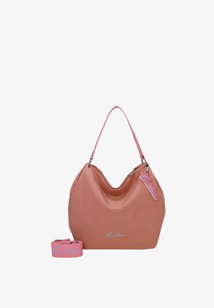 Borsa hobo in tessuto rosa con design morbido, accessori in metallo e tracolla staccabile in stile cintura. Presenta un logo in corsivo sul davanti.