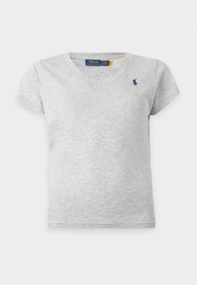 Ανοιχτό γκρι βαμβακερό T-shirt με κοντά μανίκια και V-λαιμόκοψη, με μικρό σκούρο μπλε λογότυπο Polo Ralph Lauren στο αριστερό στήθος.