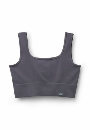 Grå ribbet sportsbh med firkantet udskæring og brede stropper. Har et støttebånd i bunden og et lille mærke i hjørnet.