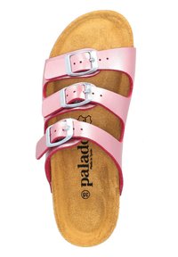 Sandal in tessuto sintetico rosa con tre cinturini a fibbia, plantare in sughero e suola testurizzata, che presenta il nome del marchio "palado" stampato all'interno.