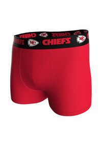 Boxer briefs rossi con fascia elastica nera in vita con scritta e logo "CHIEFS". Il materiale è liscio ed elastico, progettato per il comfort.