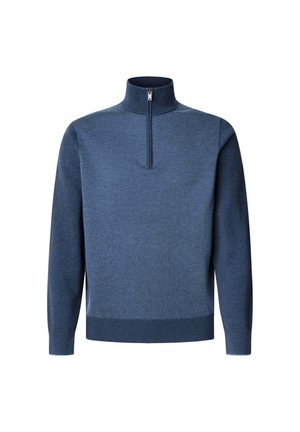 Blå strikket pullover med høj krave og halv lynlås. Har en tekstureret overflade og ribbede manchetter, designet til en tætsiddende pasform.