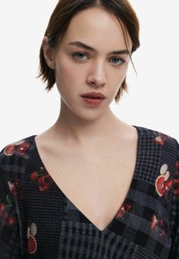 Desigual MIDI WITH CHECKS - Džersio suknelė - anthracite