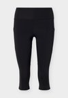 ESSENTIAL TRAINING CAPRI 3/4 LENGTH MID RISE LEGGINGS - Pantaloncini 3/4 - black
