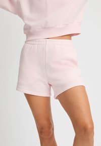 Röhnisch SOFT - Träningsshorts - cradle pink