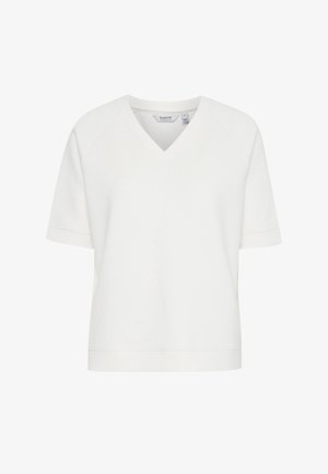 Camiseta blanca de cuello en V con mangas cortas raglán, confeccionada en tela suave; presenta un ajuste relajado y dobladillo recto.