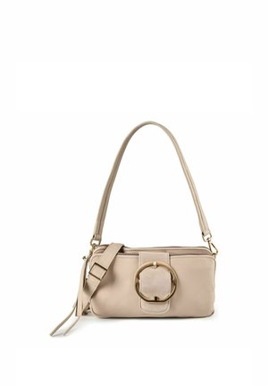 Borsa a mano in pelle beige con due cinturini, decorazione con fibbia circolare dorata e chiusura con cerniera in alto.