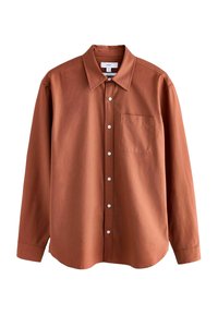 Chemise à manches longues couleur rouille, en coton, avec un col boutonné, une poche avant et des boutons blancs le long de la patte de boutonnage.