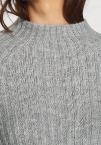 Monki Sweter
