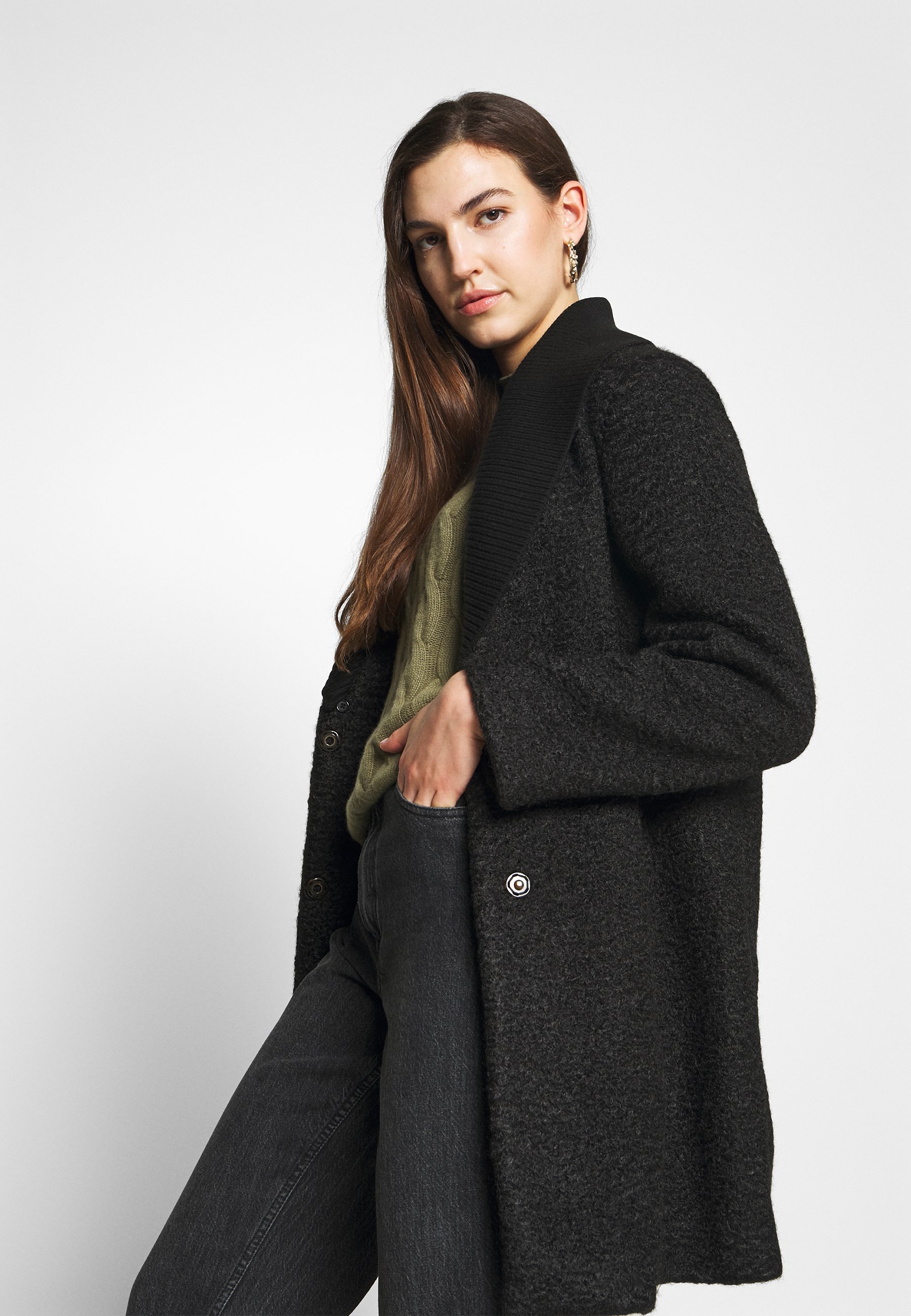COAT Mantel black COAT Mantel black