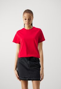 Pieces PCRIA SOLID TEE - Paprasti marškinėliai - salsa