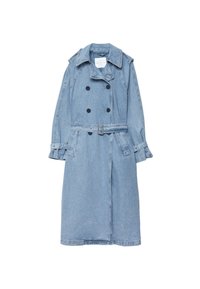 Ljusblå denim trench coat med dubbelknäppning framtill, slagkrage, bältesmidja och sidofickor. Har uppvikta ärmar och en avslappnad passform.