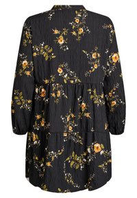 Vestito nero con maniche lunghe, caratterizzato da un tessuto testurizzato e un motivo floreale in giallo, arancione e bianco. Design a strati, colletto.