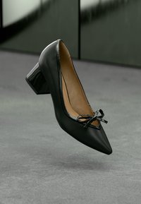 LB1203-145 - Klasikiniai aukštakulniai - black