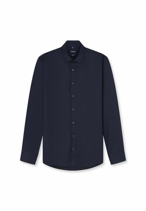 Camicia blu navy a maniche lunghe con bottoni, collo classico e polsini con un bottone, stesa su uno sfondo bianco.