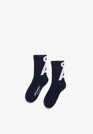 ARMEDANGELS, ARMEDANGELS SAAMUS SHORT UNISEX - Chaussettes - tinted navy-white