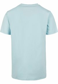 Lyseblå kortærmet t-shirt lavet af blødt bomuldsstof, med rund halsudskæring og et enkelt, sømløst rygdesign.