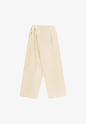 Jasnobeżowe szerokie spodnie z wysokim stanem, sznurkiem do zawiązywania i zakładkami z przodu, wykonane z gładkiej, lekkiej tkaniny.