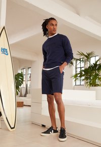 SMART SUPREME FLEX MODERN CHINO - Calções - navy blazer