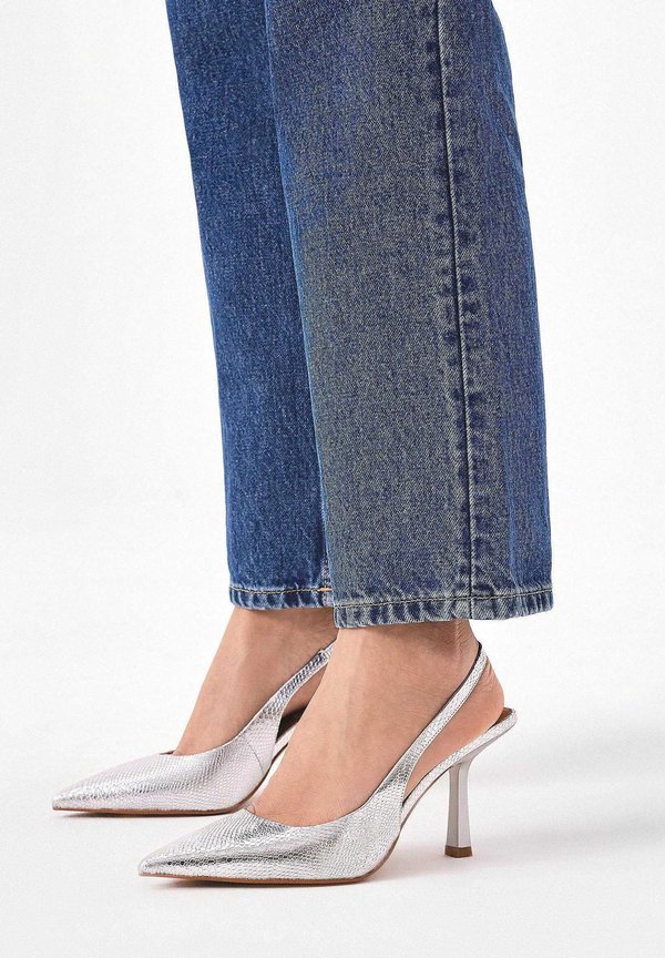 High Heel Pumps - silver