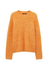 Oranje fuzzy trui met een ronde hals, gemaakt van een gestructureerd, zacht materiaal en een losse pasvorm. Geen zichtbare sluitingen of patronen.