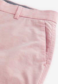 Next STRETCH - REGULAR FIT - Rövidnadrágok - apricot