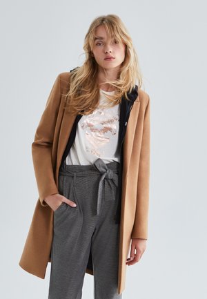IKKS WITH REMOVABLE HOOD COLLAR - Abrigo clásico - camel