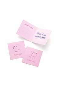 Ružové papierové ďakovné karty s reliéfnymi motýľovými motívmi a textom "GLANZVOLL". Jedna karta sa otvára do priestoru na ručne písanú správu.