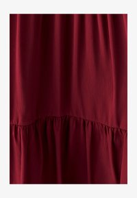 Pasirinkta, burgundy