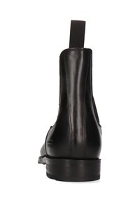 Czarne skórzane botki za kostkę o gładkim wykończeniu, z elastycznym bocznym panelem i niskim, teksturowanym obcasem. Prosty design bez widocznych elementów metalowych.