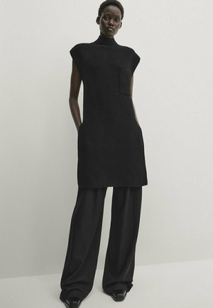 Massimo Dutti STUDIO - Strickkleid - black