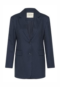 Tengerészkék vékony csíkos blézer hajtókával, két gombbal és két első zsebbel. A sima szövet és a szabott fazon hangsúlyozza a strukturált kialakítást.