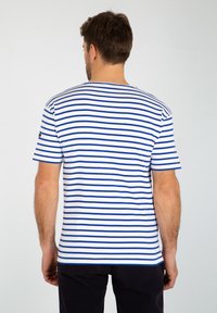 Armor lux DOËLAN MARINIÈRE - T-shirt print - blanc/etoile