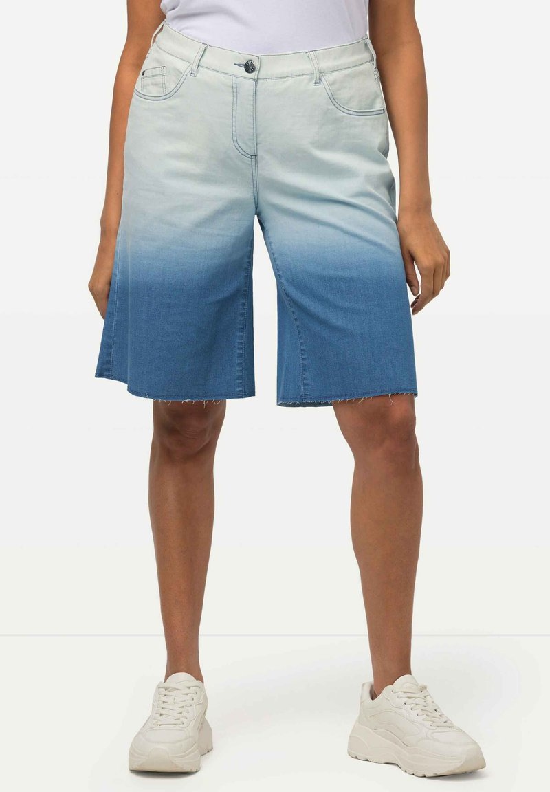 Ulla Popken MARY FIT DIP DYE Jeans Shorts light blue/blau Zalando.at