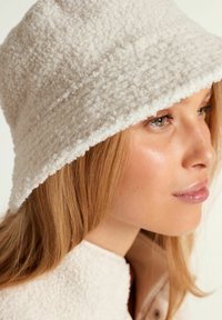 Next BORG BUCKET HAT - Klobúk - cream