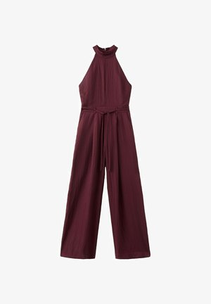 Mono sin mangas de pierna ancha en color burdeos con cuello halter y cinturón de lazo en la cintura, hecho de tela texturizada.