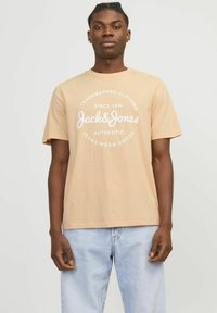 Jack & Jones RUNDHALS - T-shirt con stampa - apricot ice