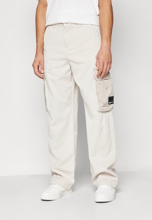 Kapsáče - off-white