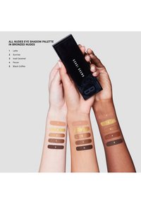 Bobbi Brown NUDES EYE SHADOW PALETTE - Polvere sopracciglia - bronzed nudes